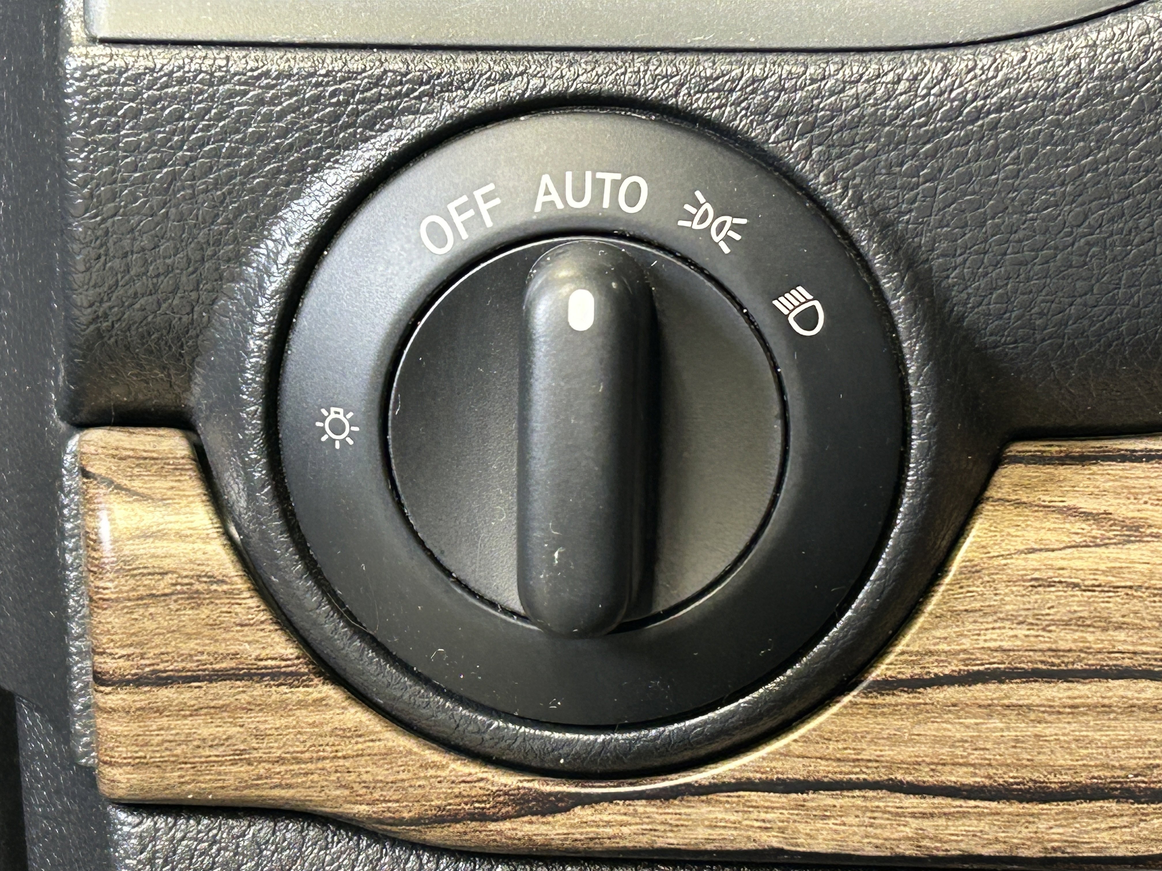 Used 2017 Nissan Titan SL image 31