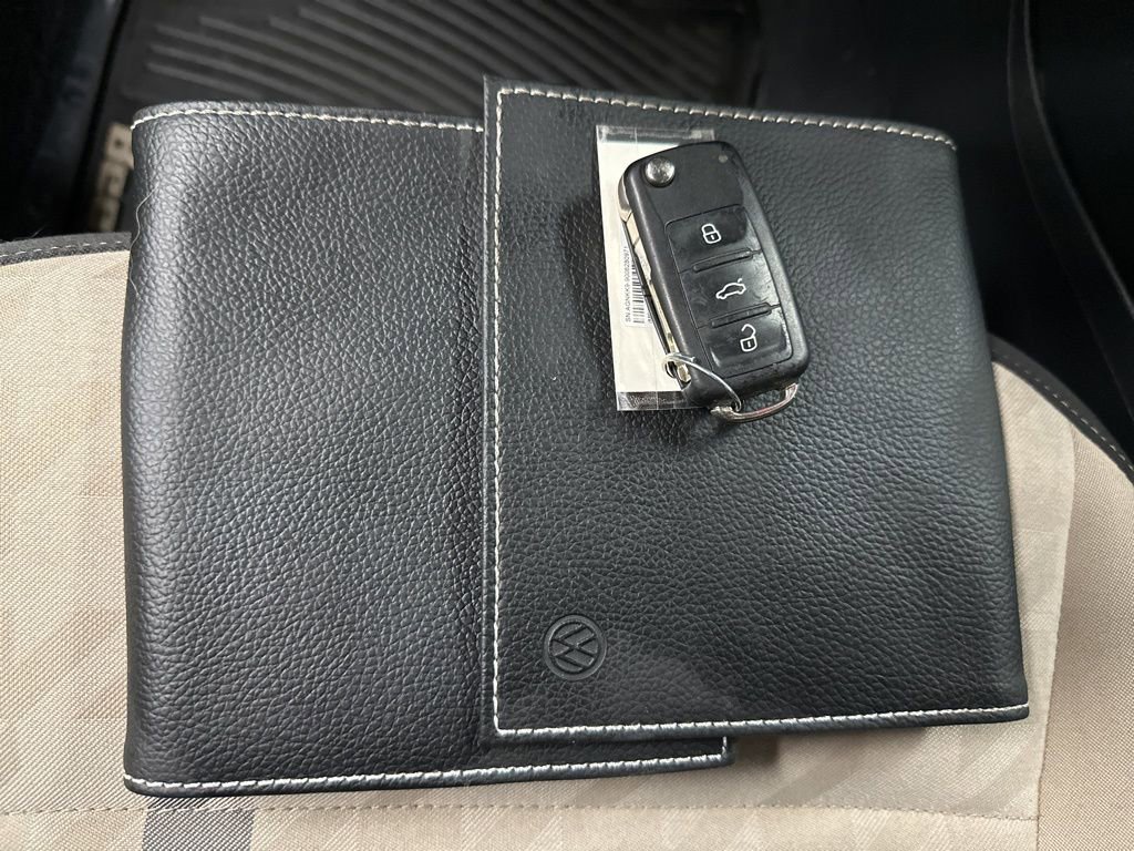 Used 2018 Volkswagen Beetle 2.0T Coast w/ Coast Lighting Package image 37