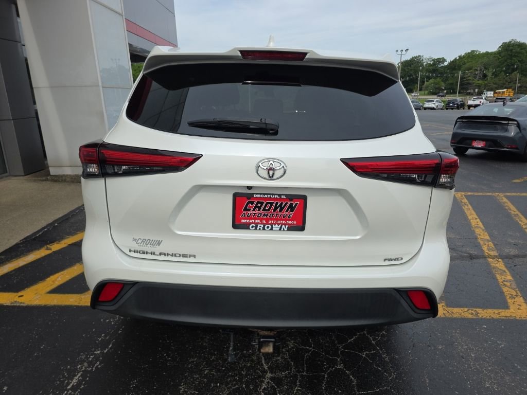 Used 2020 Toyota Highlander L AWD/4WD image 4