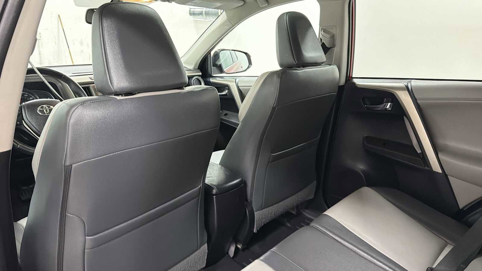 Used 2013 Toyota RAV4 Limited AWD/4WD image 25