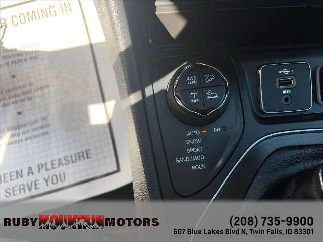 Used 2021 Jeep Cherokee Trailhawk AWD/4WD image 20