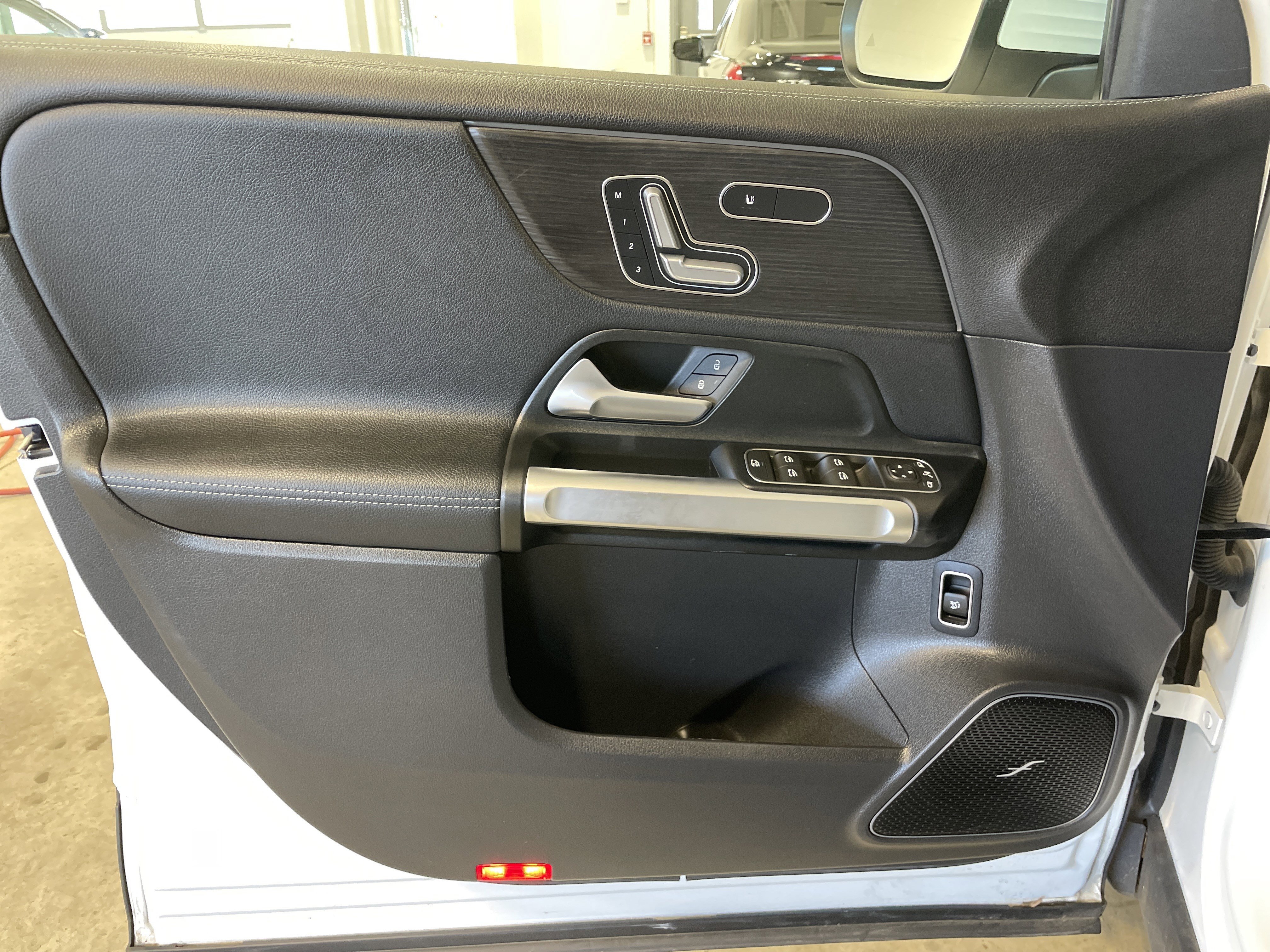 Used 2023 Mercedes-Benz EQB 350 4MATIC SUV w/ Pinnacle Package image 33