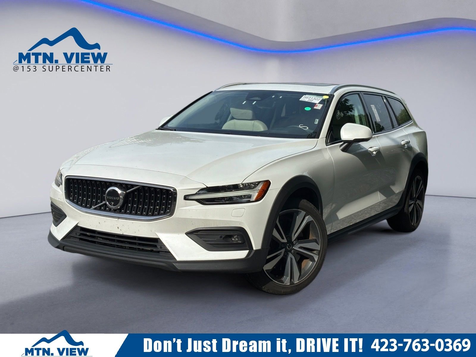 Used 2025 Volvo V60 B5 Cross Country Plus