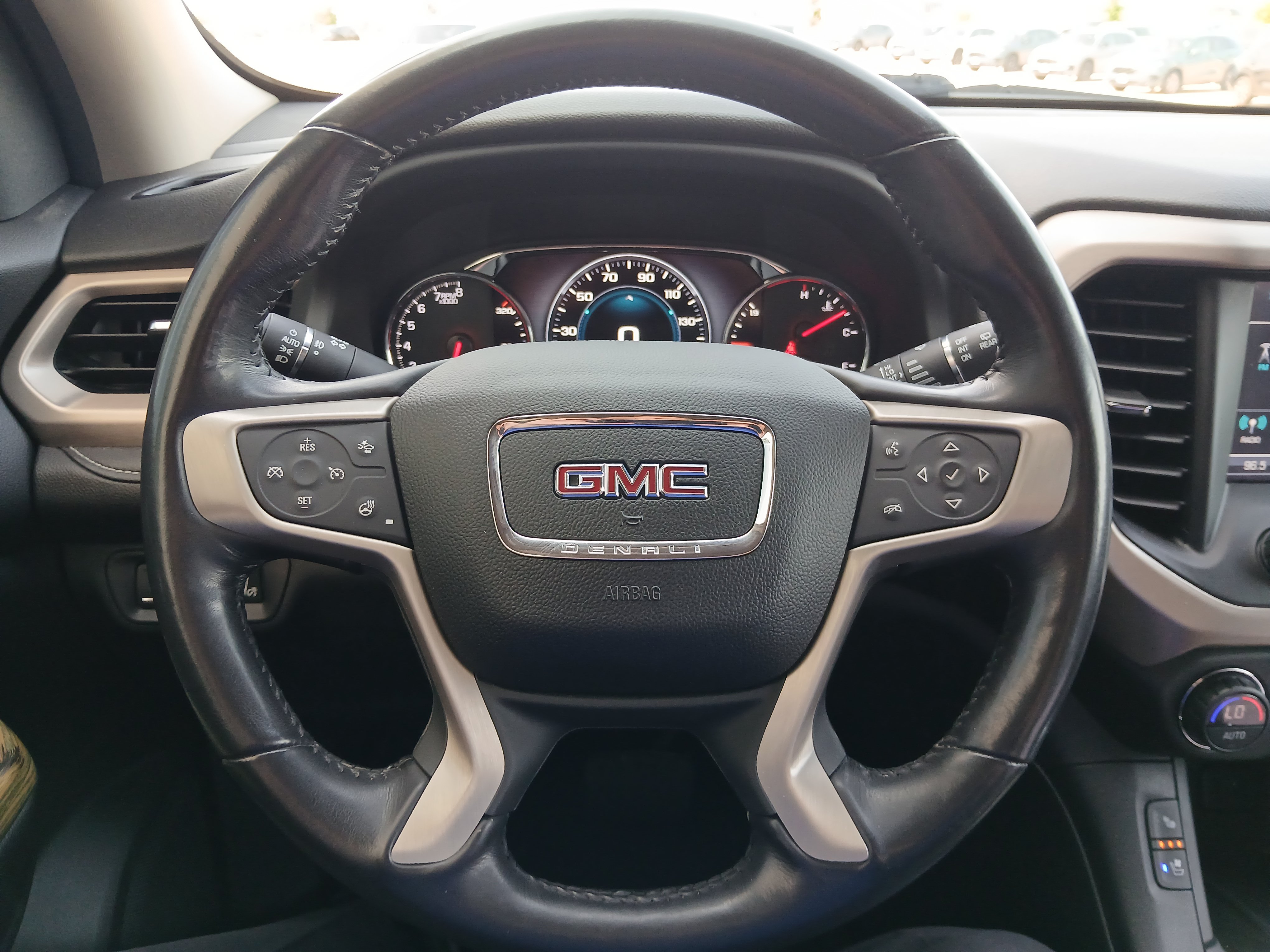 Used 2019 GMC Acadia Denali w/ Technology Package AWD/4WD image 10