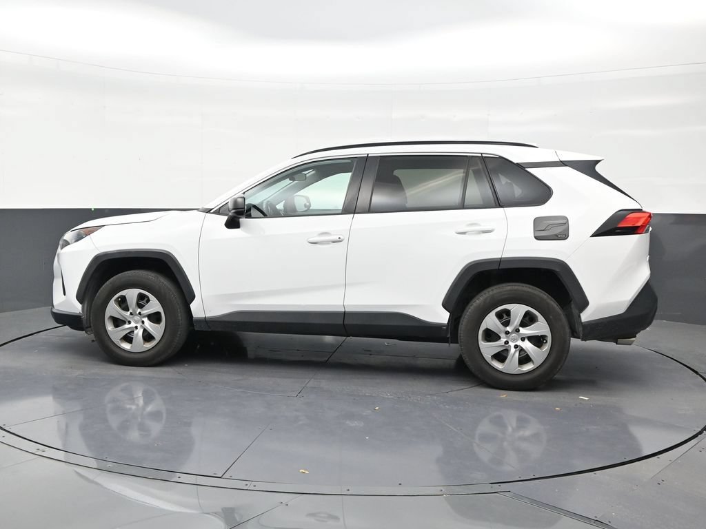 Used 2020 Toyota RAV4 LE FWD image 2