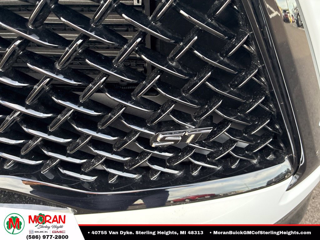 Used 2026 Buick Enclave Sport Touring FWD image 3