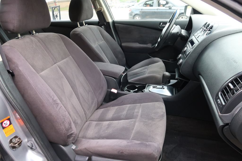 Used 2009 Nissan Altima 2.5 FWD image 9