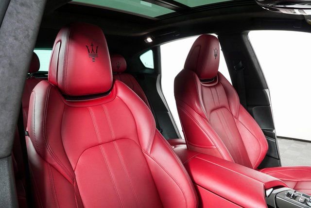 Used 2022 Maserati Levante Modena image 24