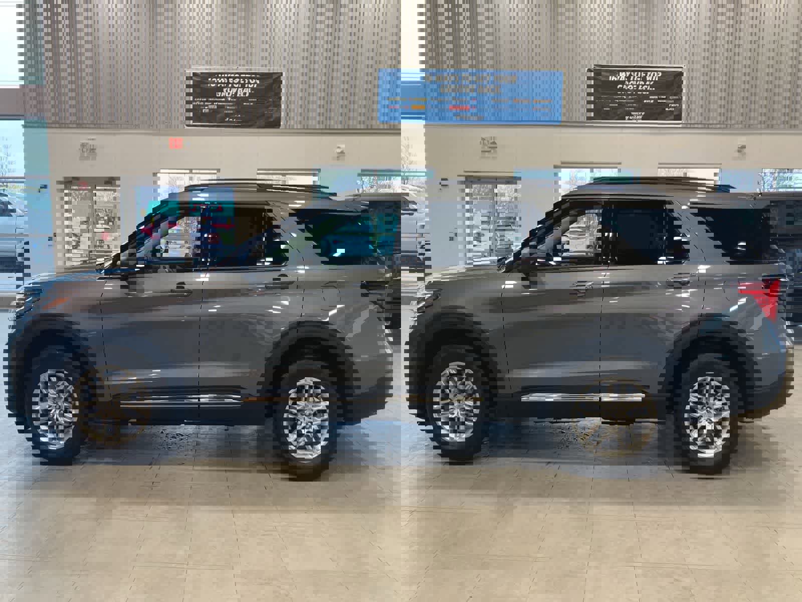 Used 2025 Ford Explorer Active image 8
