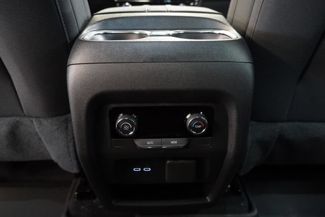 New 2026 Chevrolet Traverse LT w/ Midnight/Sport Edition AWD/4WD image 30