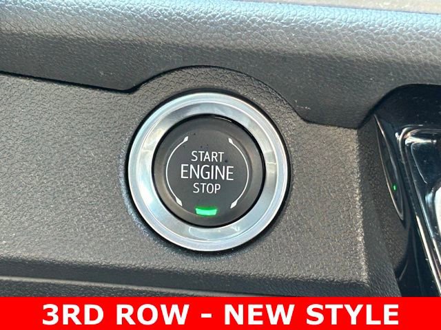 Certified 2025 Chevrolet Traverse LT FWD image 27