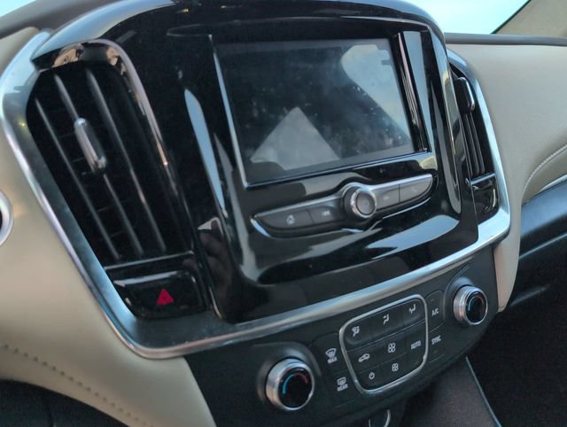 Used 2023 Chevrolet Traverse LS w/ Safety Package FWD image 10