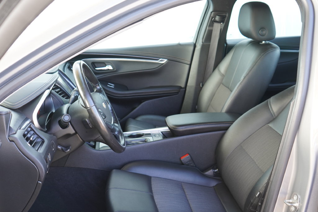 Used 2019 Chevrolet Impala LT FWD image 10