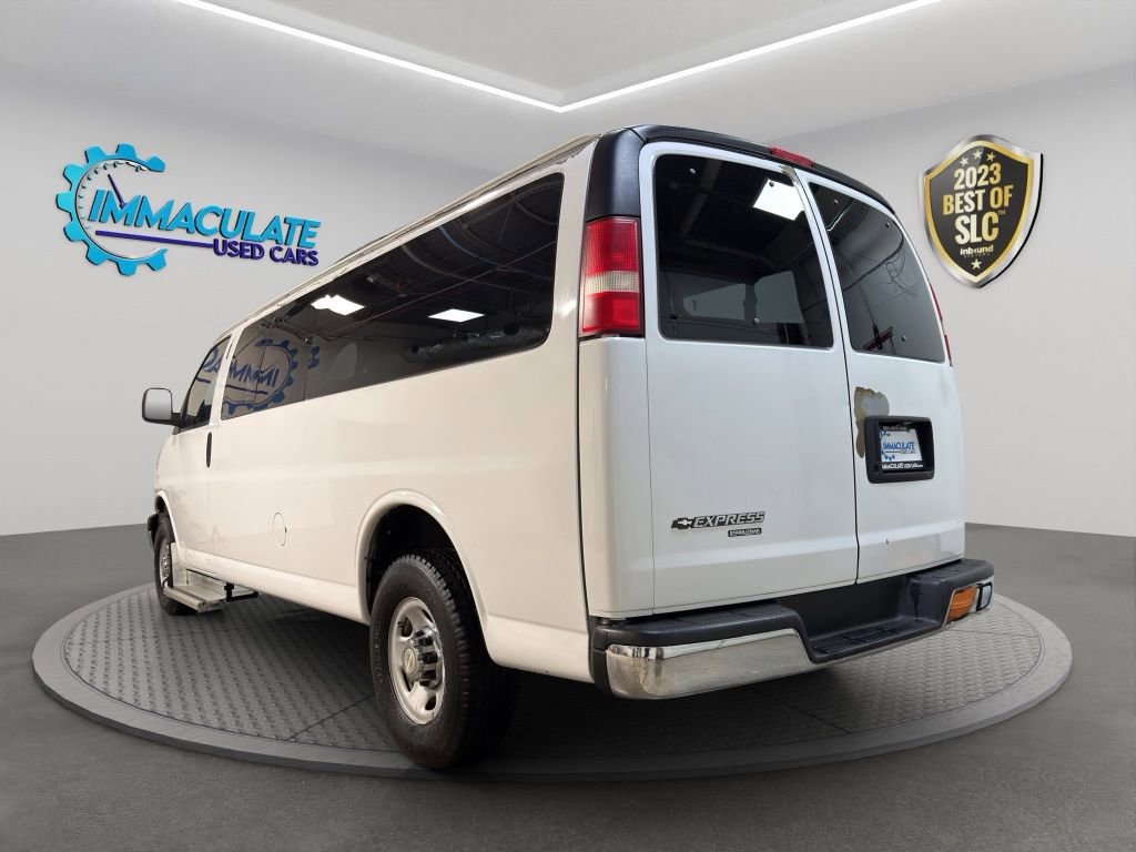 Used 2008 Chevrolet Express 3500 Extended Passenger w/ LT Preferred Equipment Group image 3