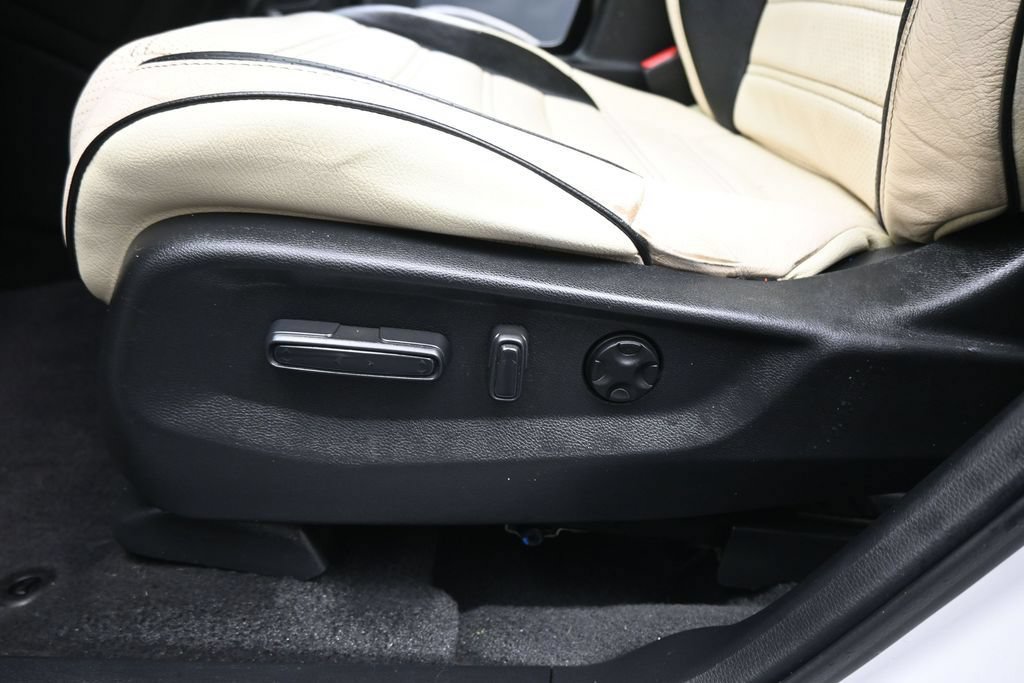 Used 2019 Honda CR-V EX image 9