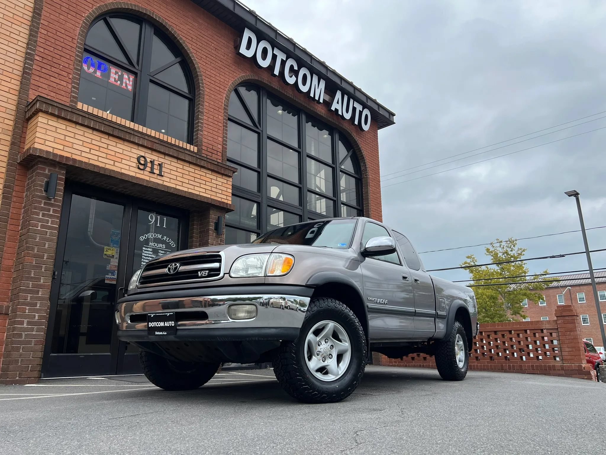 Used 2000 Toyota Tundra SR5 AWD/4WD image 3