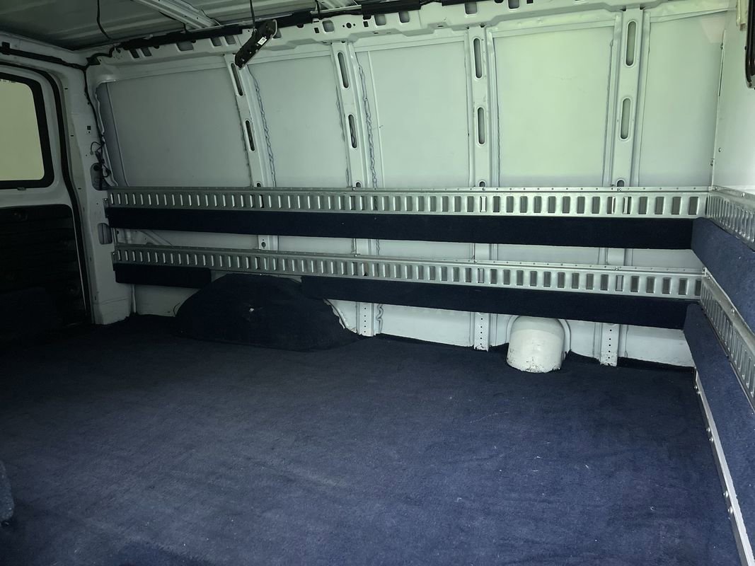 Used 2019 Chevrolet Express 2500 image 24