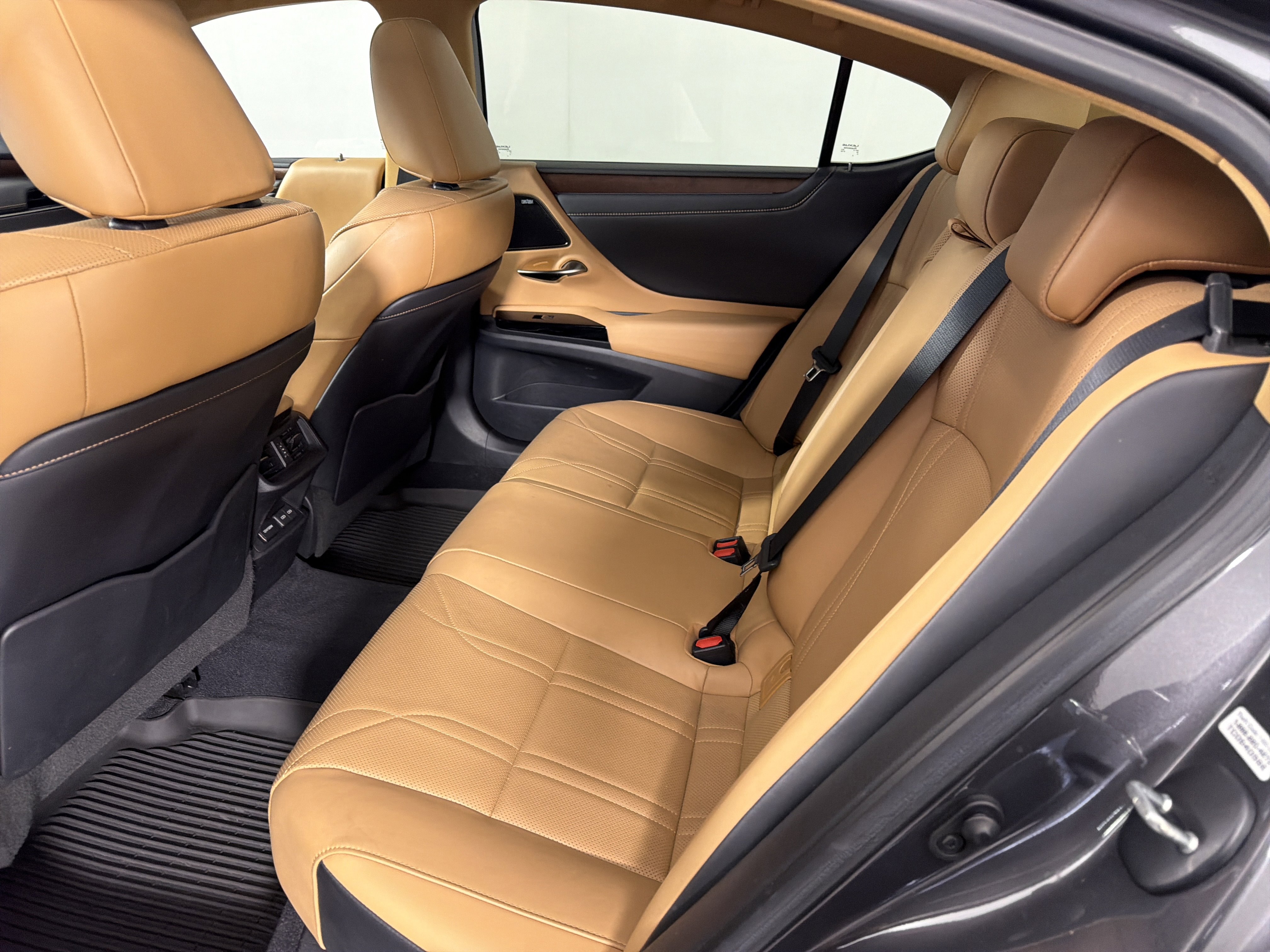 Used 2022 Lexus ES 350 w/ Luxury Package image 19