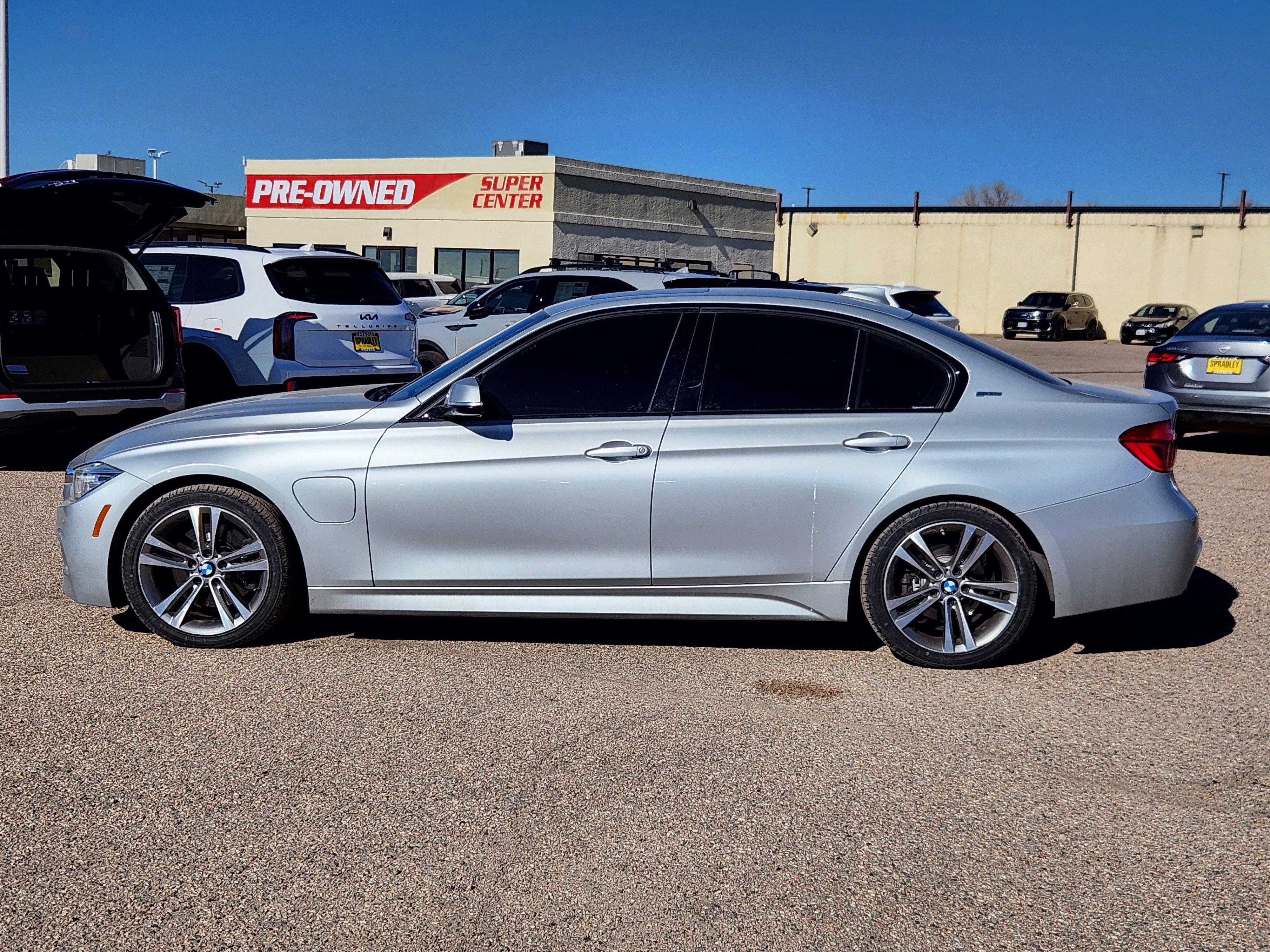 Used 2018 BMW 330e image 2