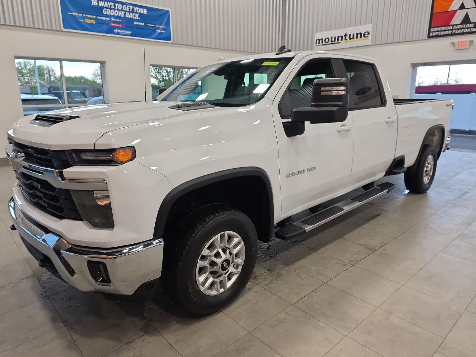 Used 2025 Chevrolet Silverado 2500 LT w/ Convenience Package AWD/4WD video 1