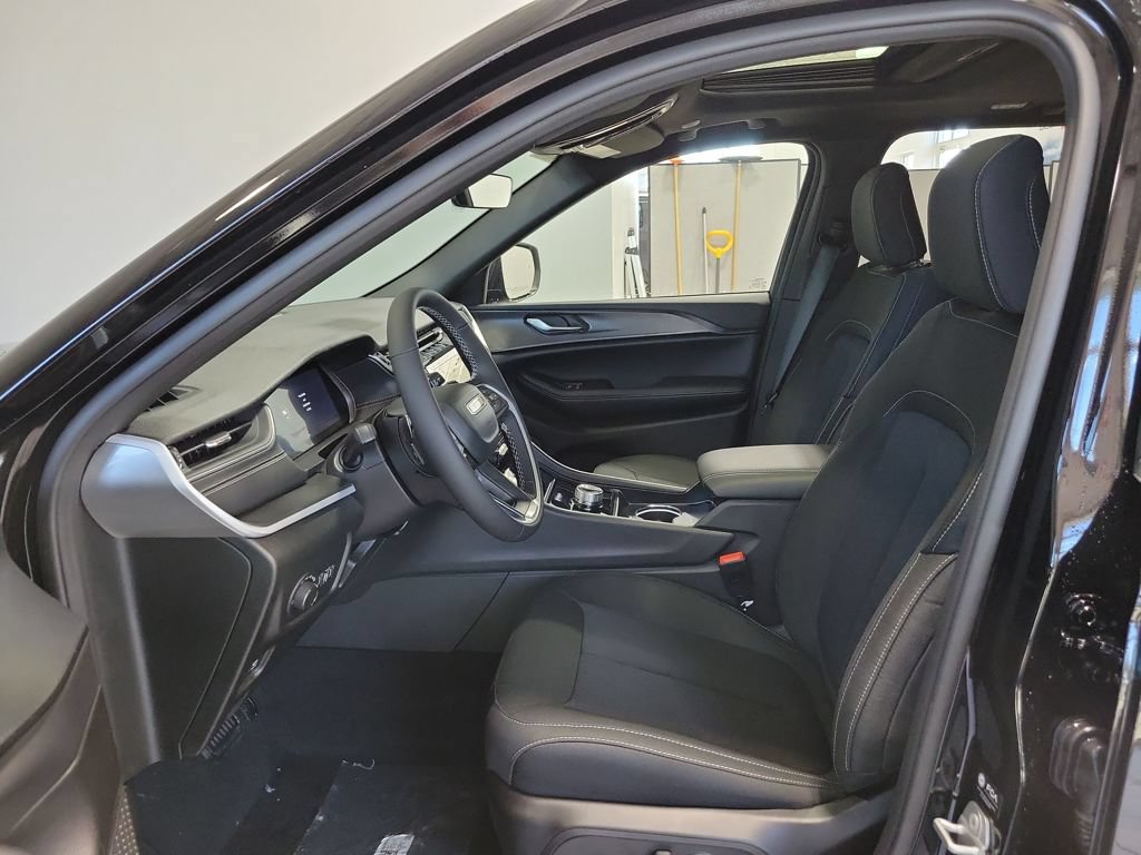 New 2026 Jeep Grand Cherokee Laredo X AWD/4WD image 10