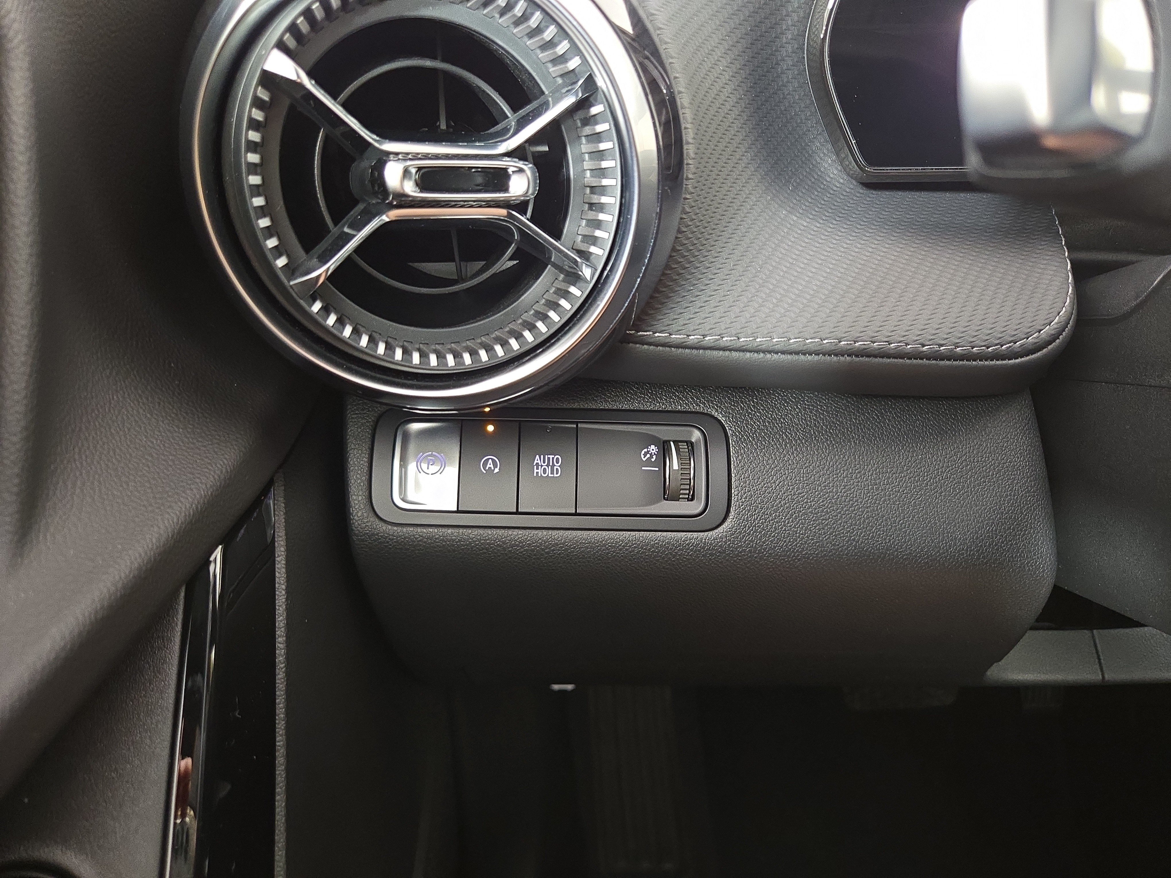 Certified 2026 Chevrolet Equinox LT w/ Convenience Package II FWD image 28