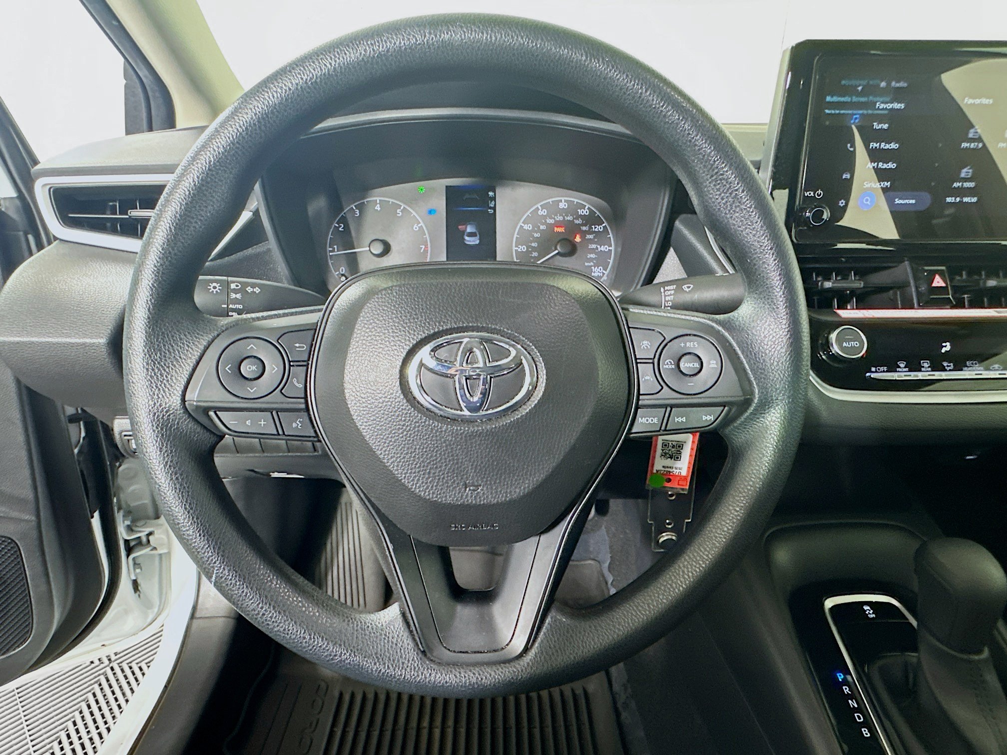 Used 2025 Toyota Corolla LE FWD image 15