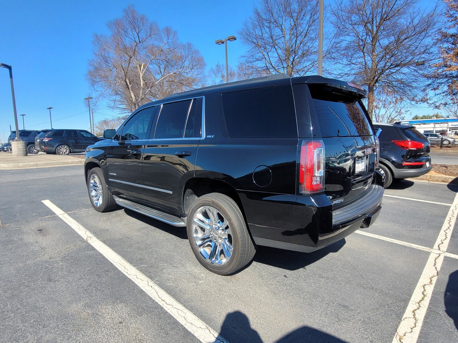 Used 2020 GMC Yukon SLT w/ Premium Edition image 8