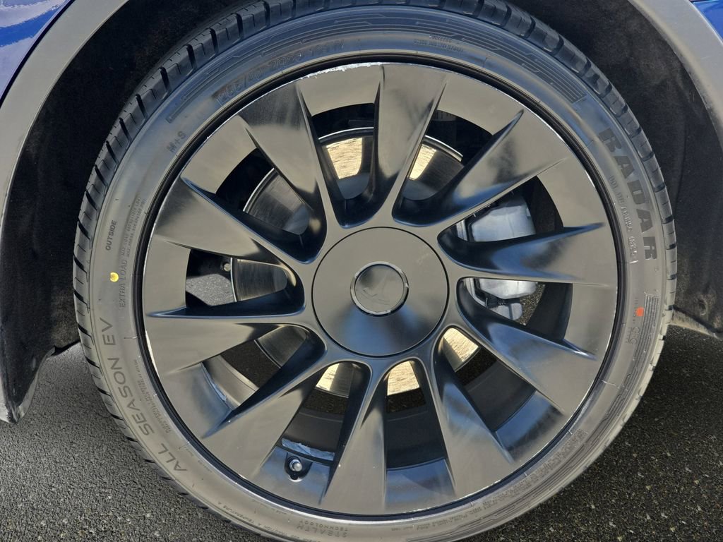 Used 2021 Tesla Model Y Long Range AWD/4WD image 37