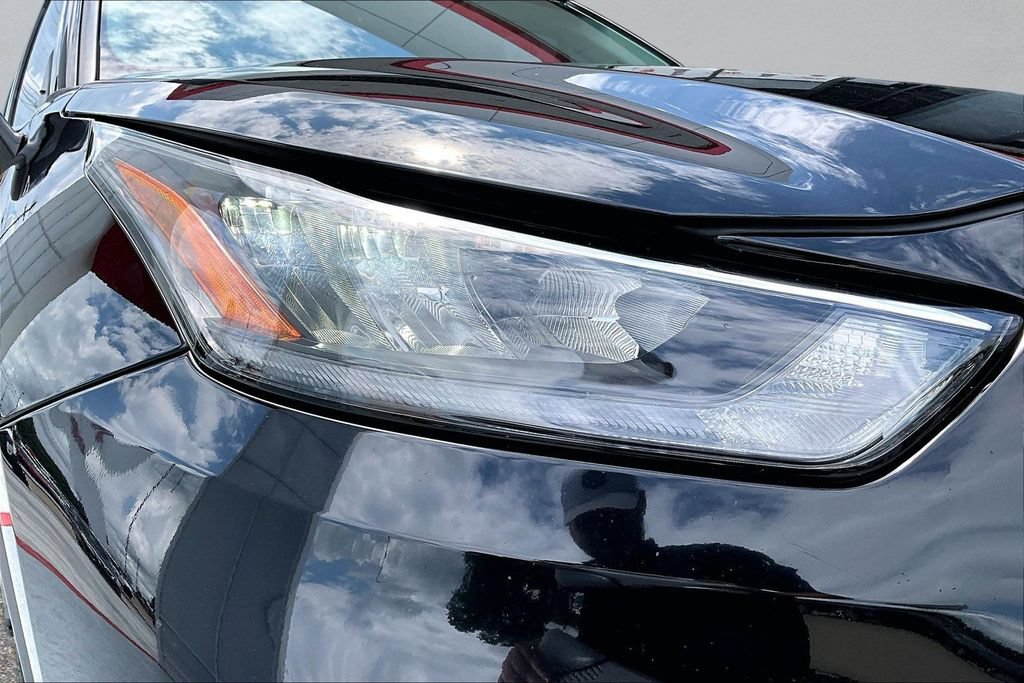 Certified 2020 Toyota Highlander XLE FWD image 36