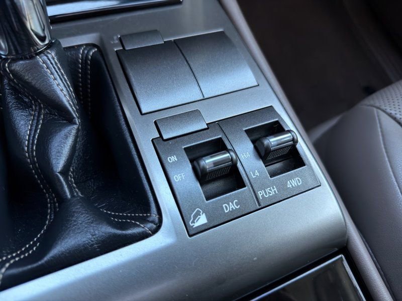 Used 2017 Lexus GX 460 image 27