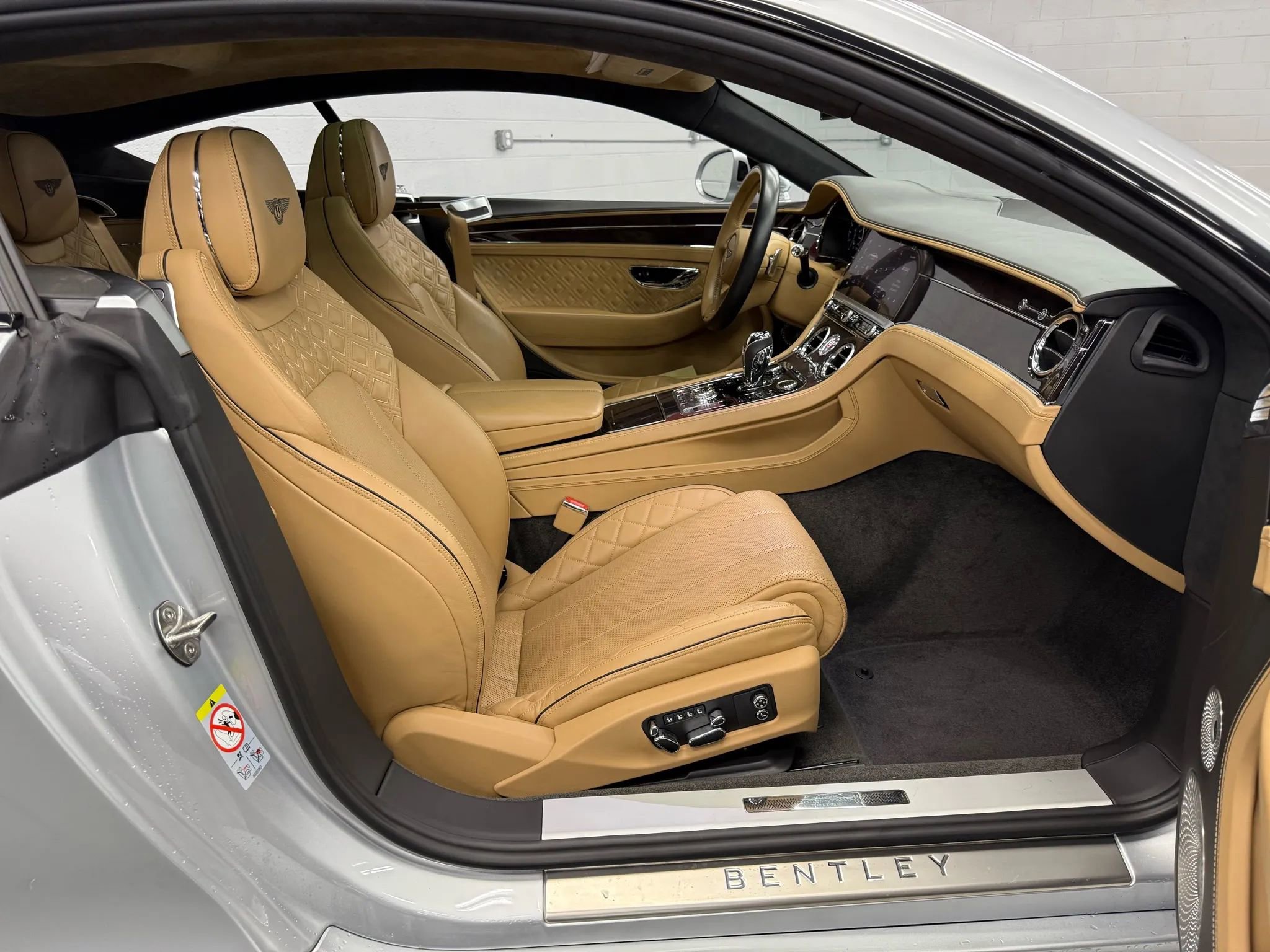 Used 2022 Bentley Continental GT image 43