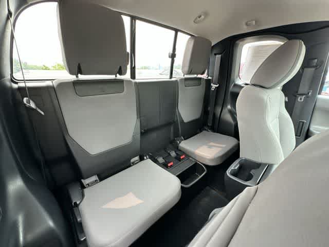 Used 2022 Toyota Tacoma SR5 AWD/4WD image 20