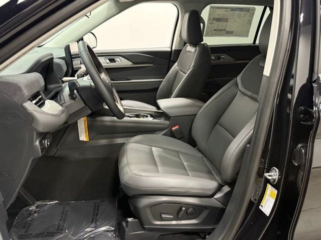 Used 2026 Ford Explorer Active w/ Active Comfort Package RWD image 14