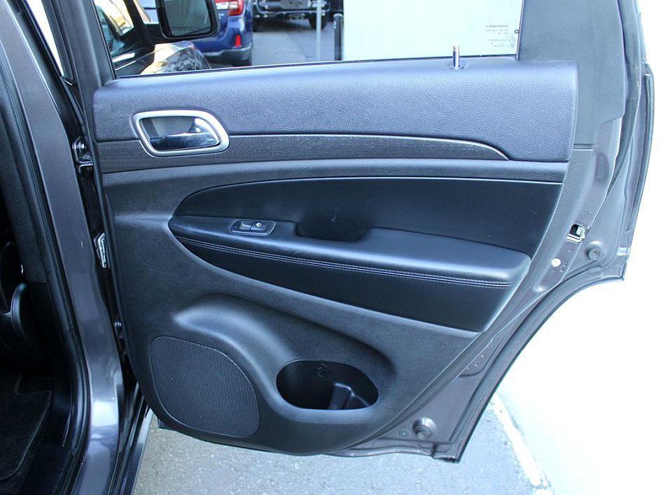 Used 2018 Jeep Grand Cherokee Altitude image 23