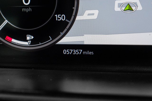 Used 2020 Land Rover Discovery Landmark AWD/4WD image 21