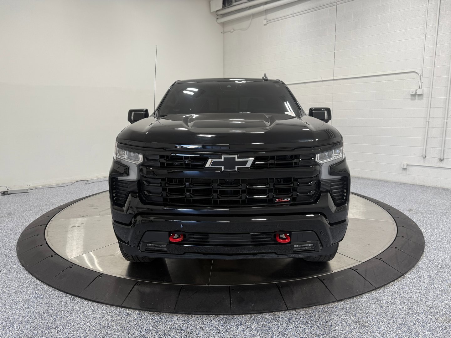 Used 2025 Chevrolet Silverado 1500 LT Trail Boss w/ LT Trail Boss Premium Package image 2