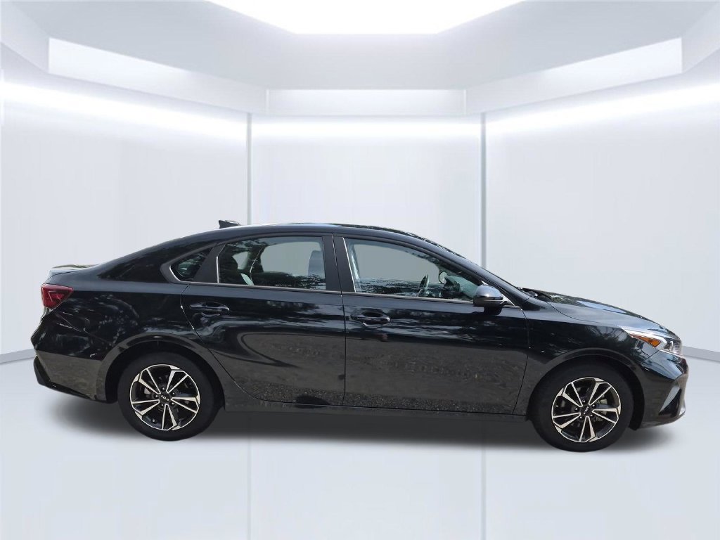 Used 2023 Kia Forte LXS FWD image 7