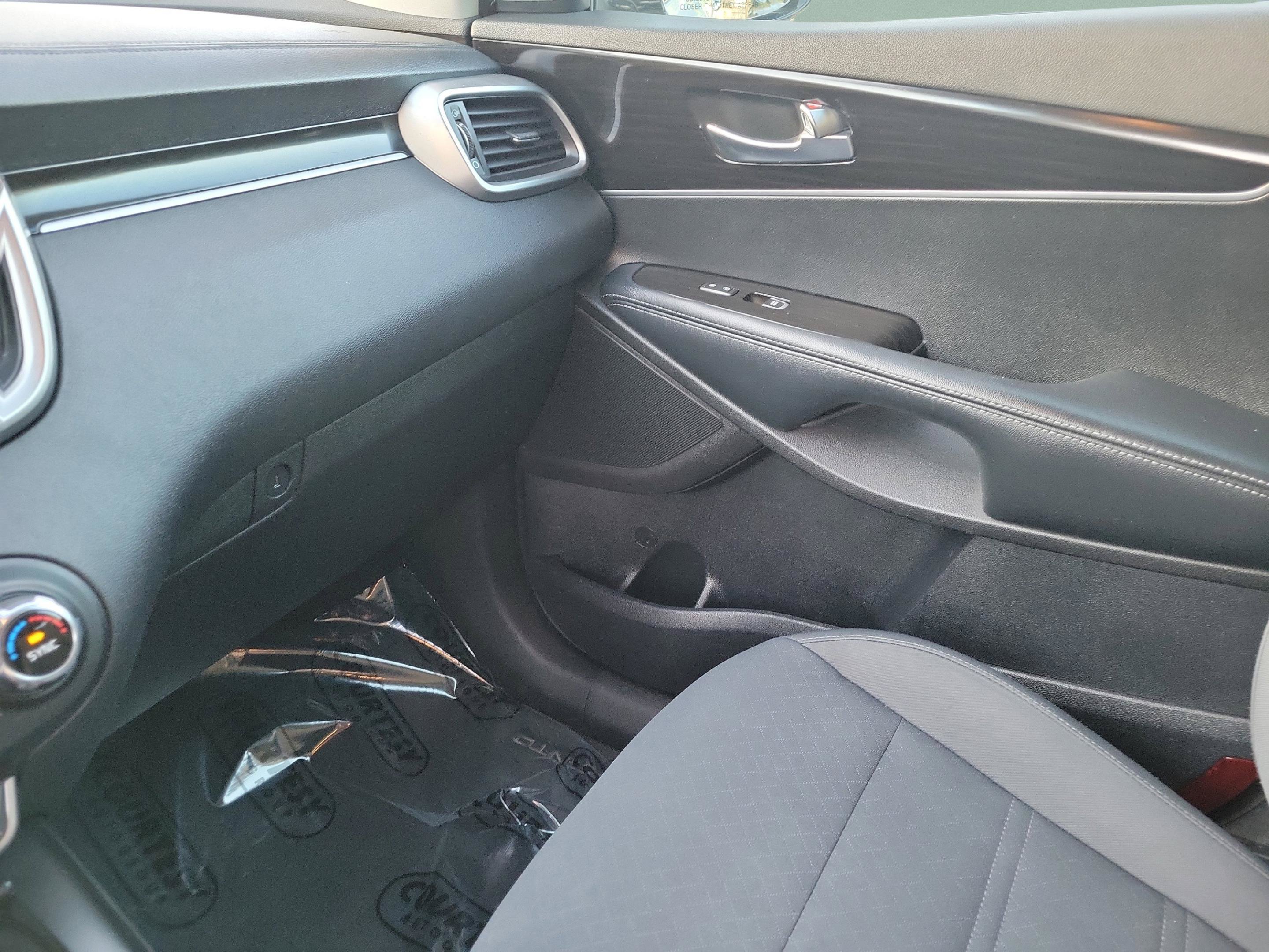 Used 2019 Kia Sorento FWD w/ LX Convenience Package image 22