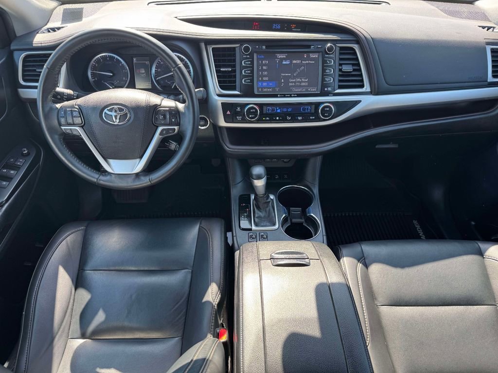 Used 2019 Toyota Highlander XLE AWD/4WD image 11