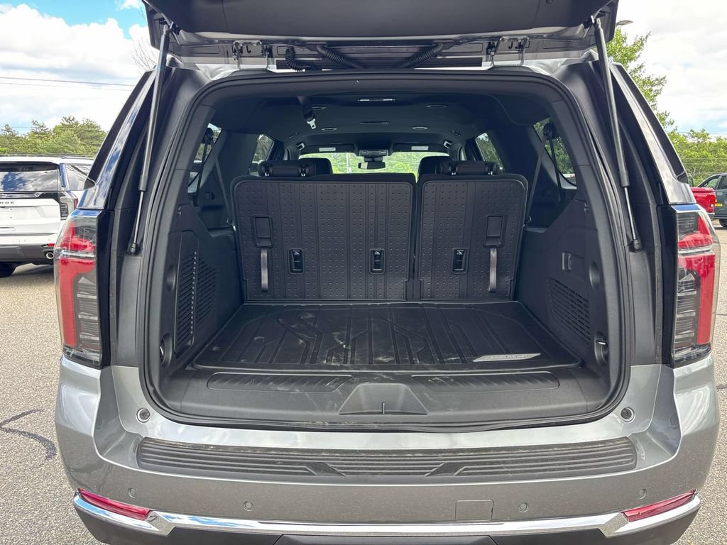 New 2026 Chevrolet Suburban LS AWD/4WD image 8