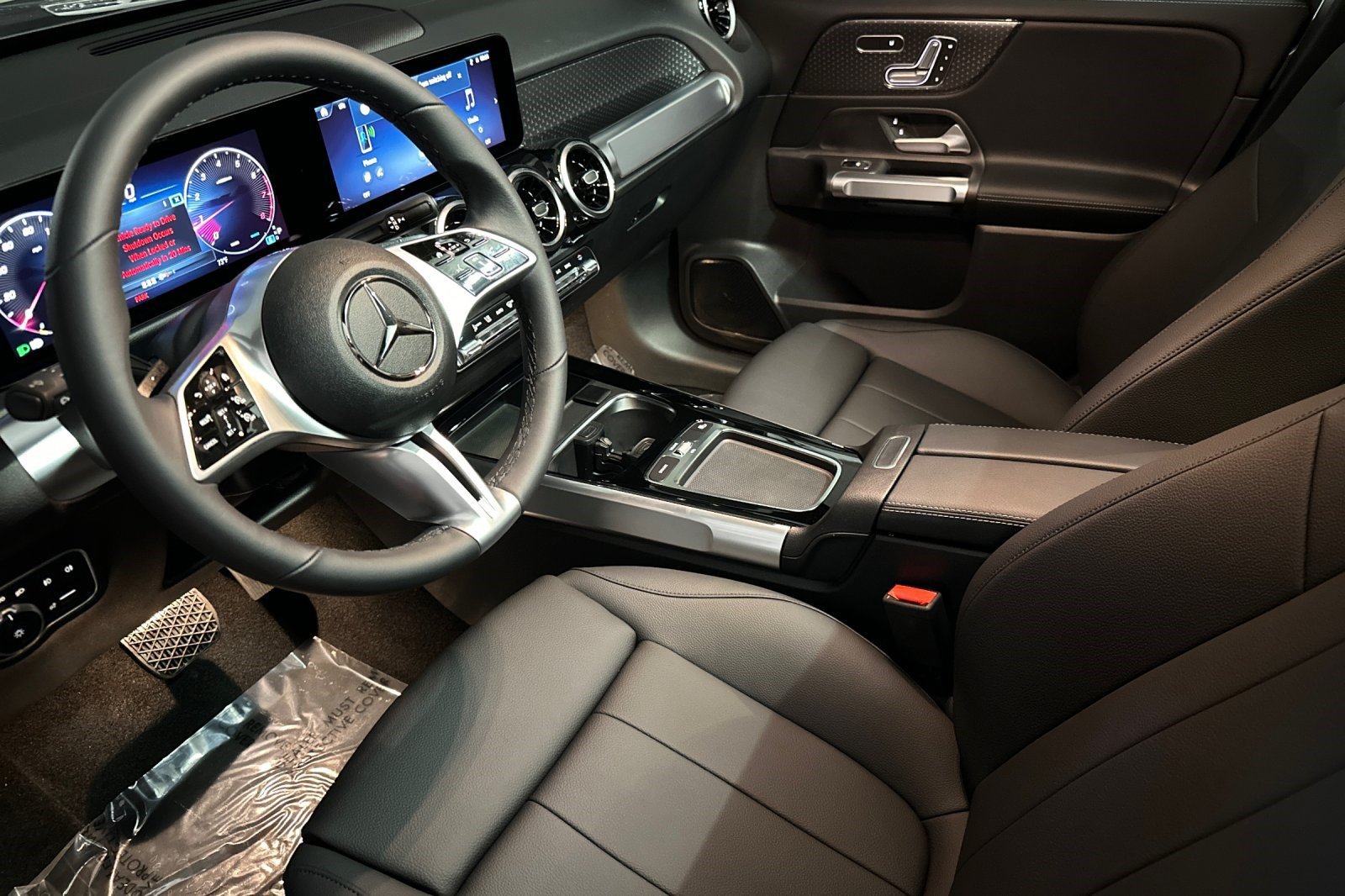 New 2026 Mercedes-Benz GLB 250 image 4
