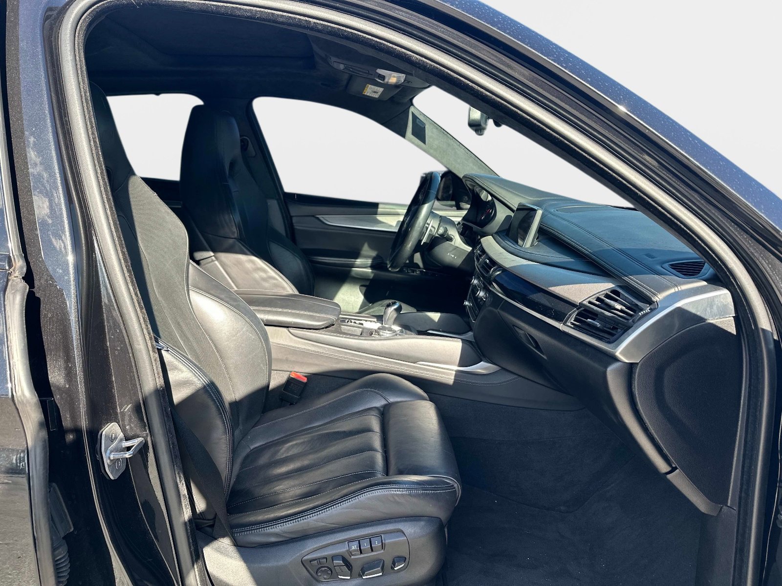 Used 2016 BMW X6 M image 7