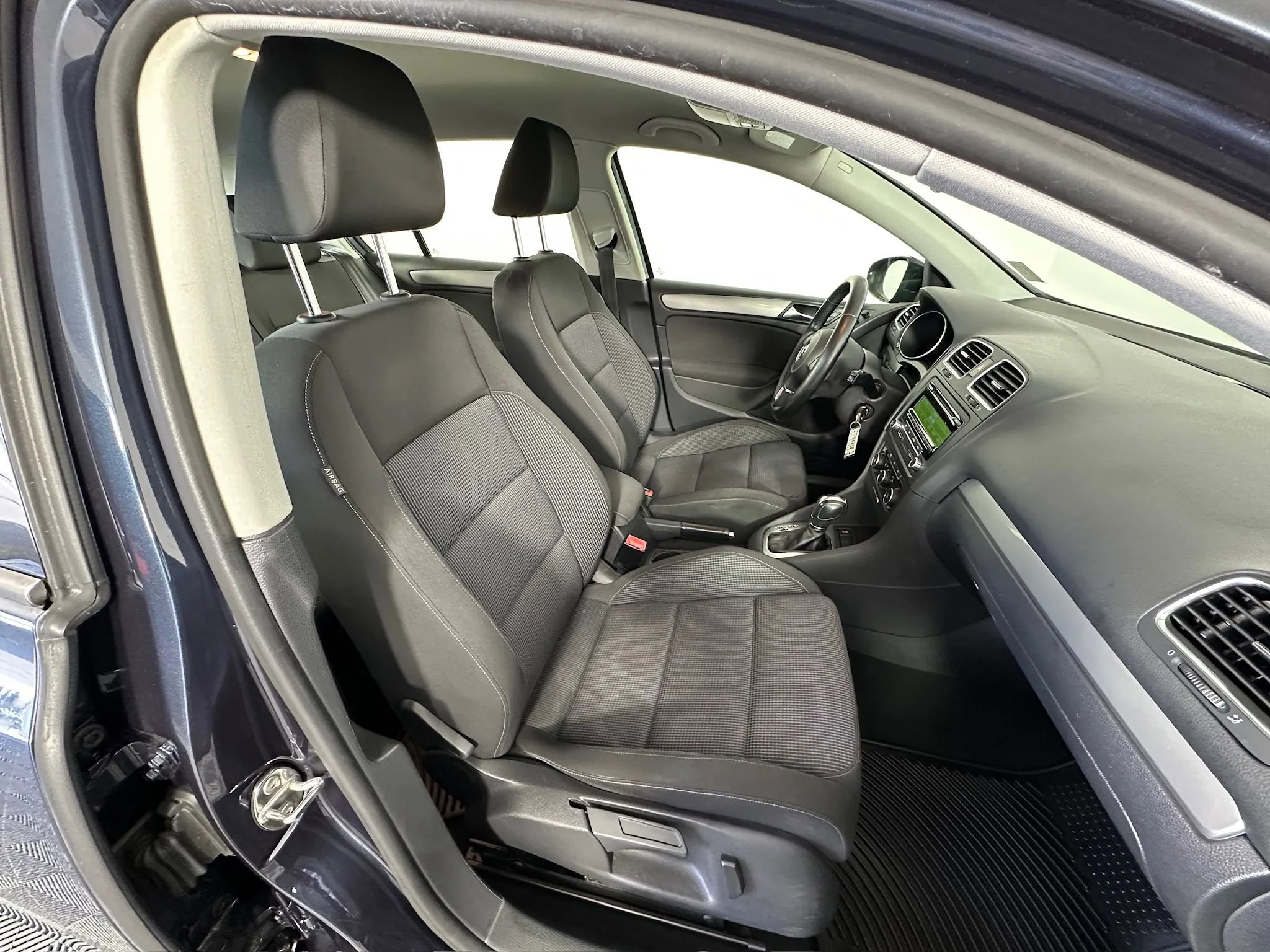 Used 2013 Volkswagen Golf 4-Door image 26