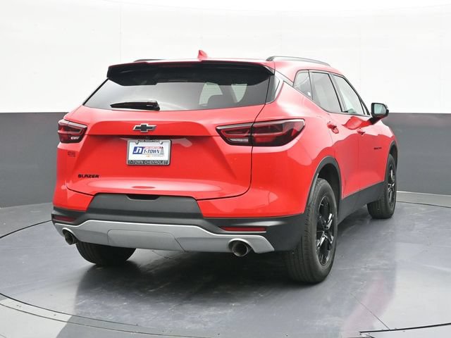 Used 2024 Chevrolet Blazer LT w/ Midnight/Sport Edition FWD image 13