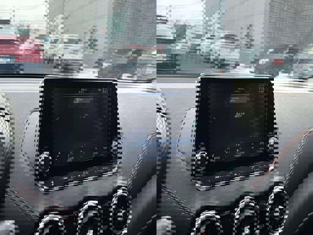 Used 2024 Nissan Sentra SR w/ SR Premium Package image 27