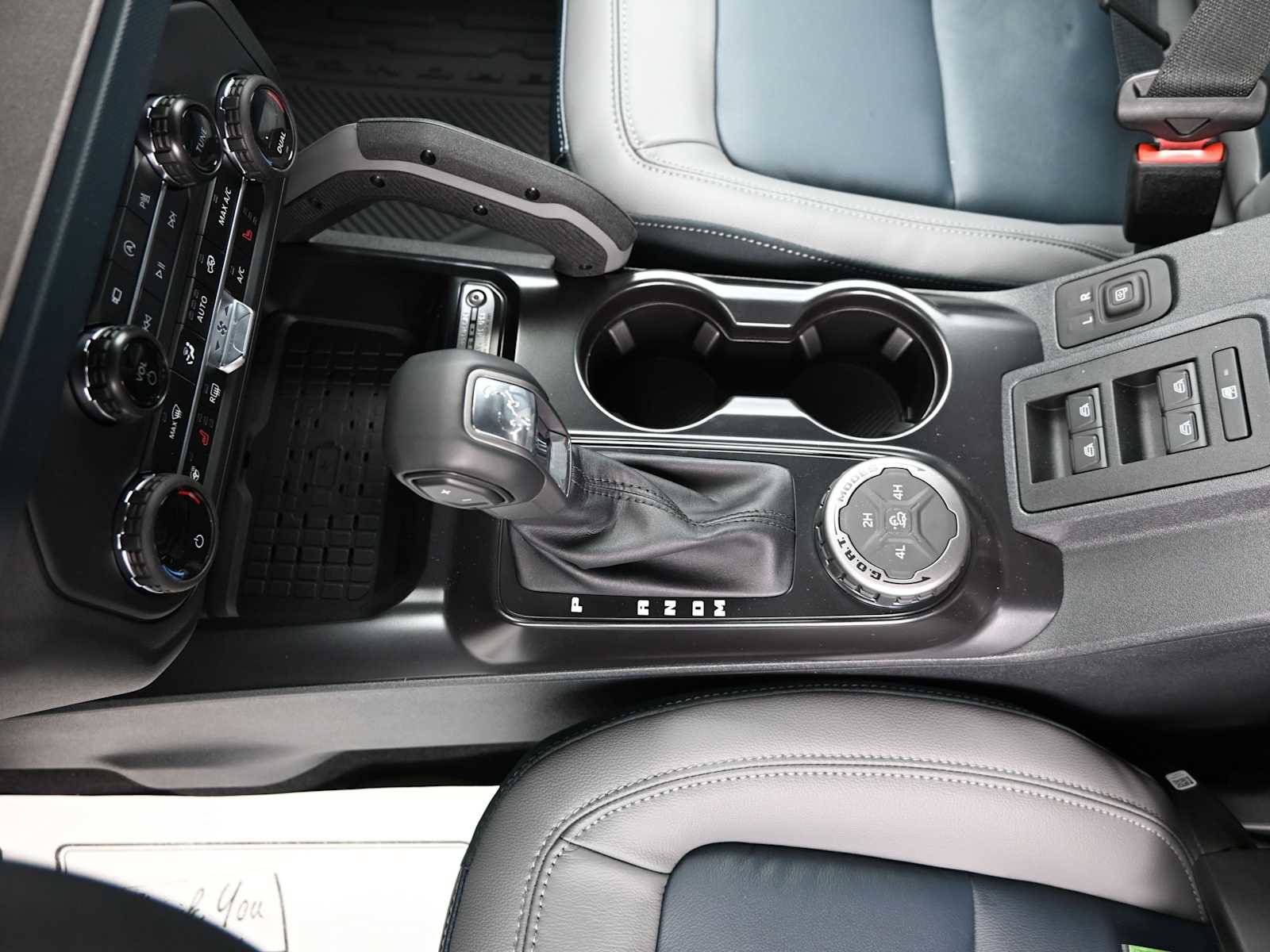 New 2024 Ford Bronco Outer Banks image 15