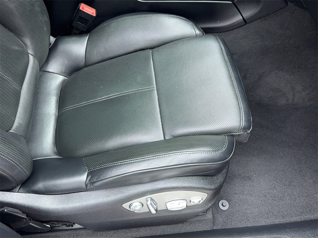 Used 2024 Porsche Macan image 45