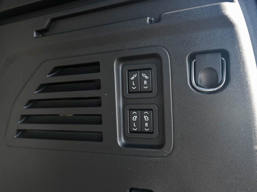 New 2026 Buick Enclave Sport Touring w/ Power Package image 9