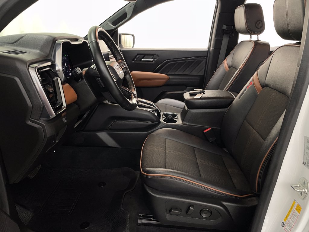 Used 2024 GMC Canyon AT4 w/ Canyon Safety Plus Package AWD/4WD image 8